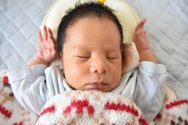 寝ている赤ちゃん